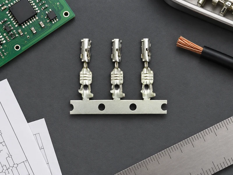 Shenji connection terminals arranged beside PCB layout and measurement tools